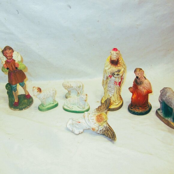 VTG CHALK WARE NATIVITY SET PIECES - Picture 1 of 8